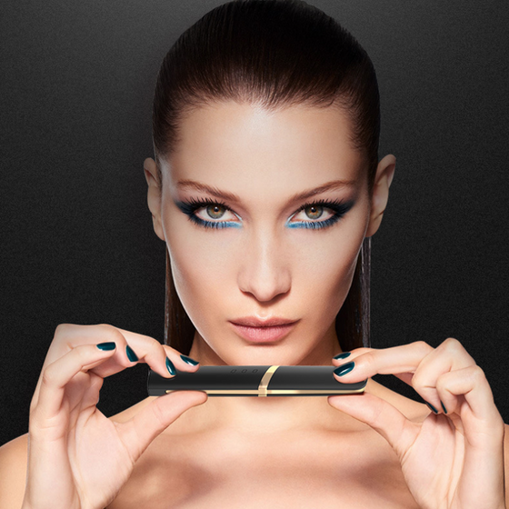 Elektrisk uppvärmd ögonfransböjare