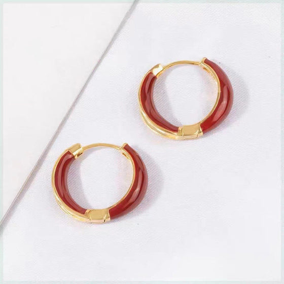 Eleganta och trendiga örhängen i hoops-stil