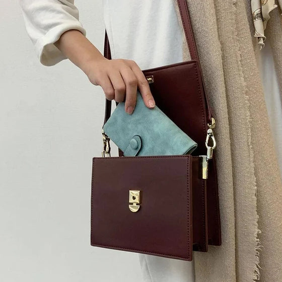 Liten trefaldig läderplånbok för kvinnor