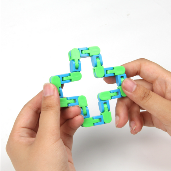 24 Länkspårar Snap and Klick Fidget -leksaker, slumpmässiga Färger