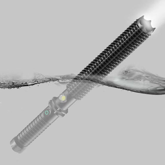 Uppladdningsbar ficklampa för självförsvar