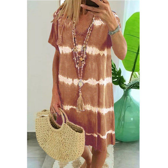 Kortärmad klänning med tie-dye tryck