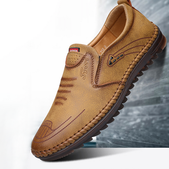 Handsydda, andningsbara läderskor med mjuk yta och senesula