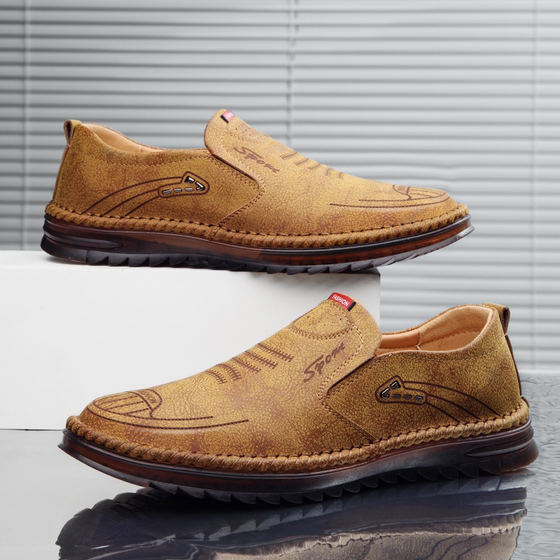 Handsydda, andningsbara läderskor med mjuk yta och senesula