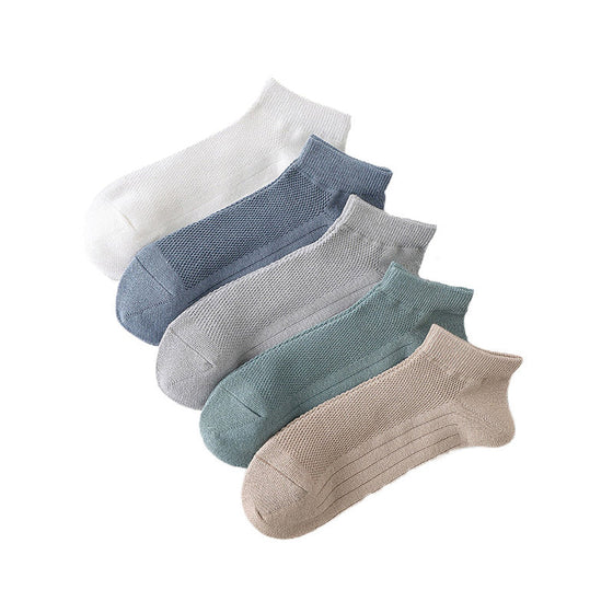 Herrstrumpor i andningsbart material för att motverka dålig lukt