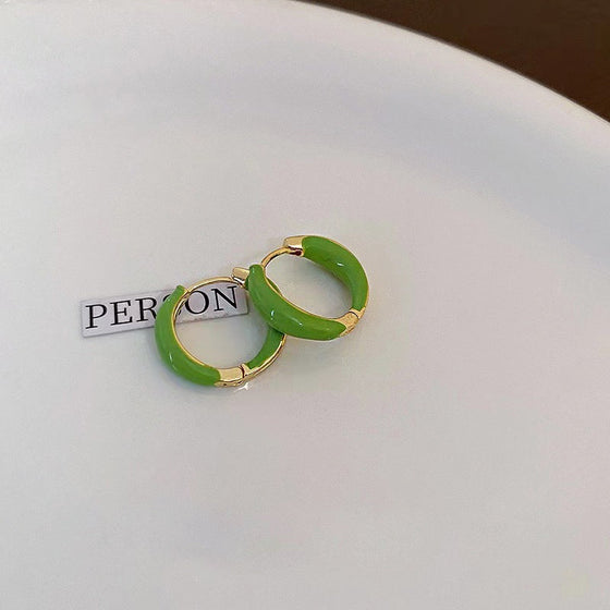 Eleganta och fashionabla ringörhängen